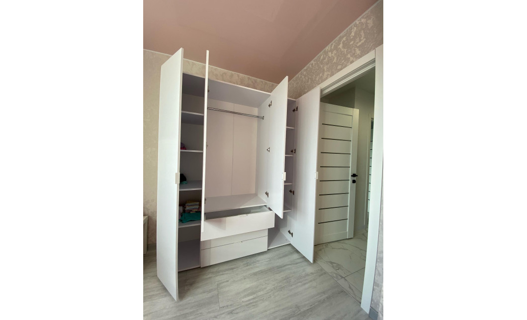 Nyílóajtós gardróbszekrény Doros Gelár Fehér 4 bútorlap 155x49,5x203,4 (80397642)