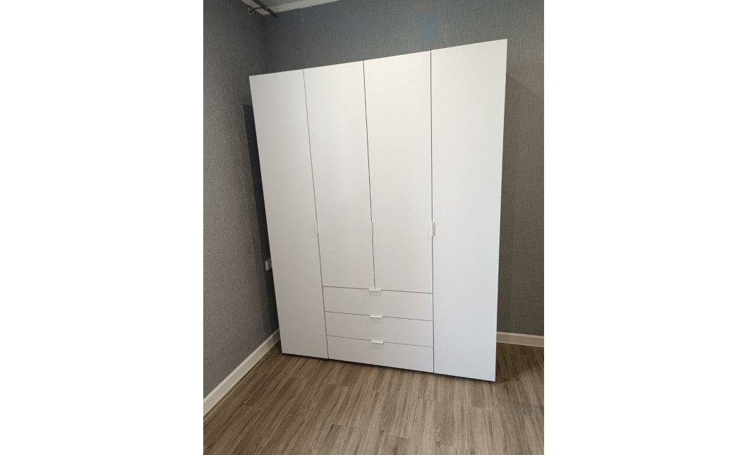 Nyílóajtós gardróbszekrény Doros Gelár Fehér 4 bútorlap 155x49,5x203,4 (80397642)