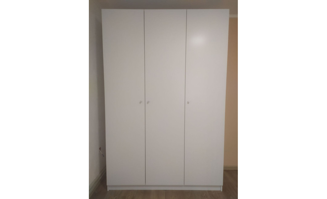 Nyílóajtós gardróbszekrény Doros Promo Fehér 3 bútorlap 135x48x204 (80737071)